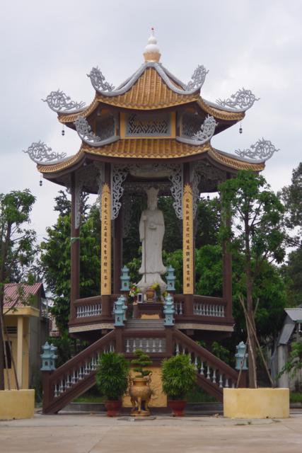 Bình Dương: Ban Trị Sự Phật Giáo tổ chức chương trình Vầng Trăng Trẻ Thơ