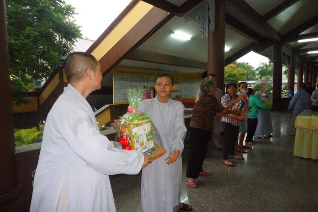 Bình Dương: Ban Trị Sự Phật Giáo tổ chức chương trình Vầng Trăng Trẻ Thơ