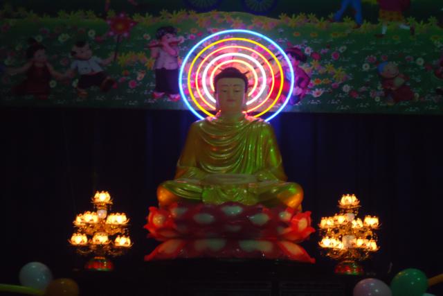 Bình Dương: Ban Trị Sự Phật Giáo tổ chức chương trình Vầng Trăng Trẻ Thơ