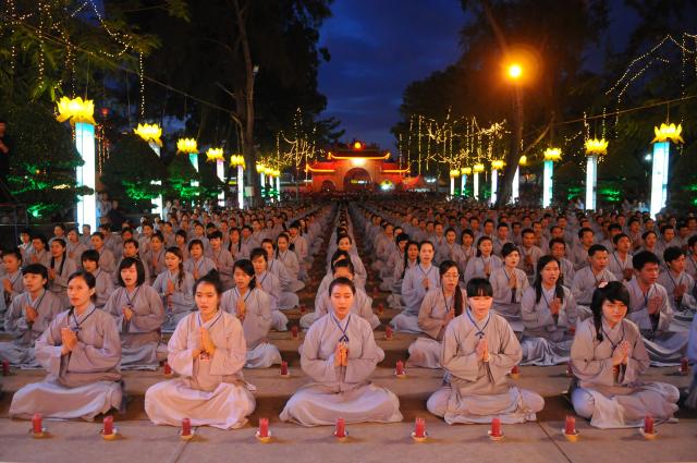 TP. HCM: Chùm ảnh lễ hội hoa đăng lớn nhất Việt Nam
