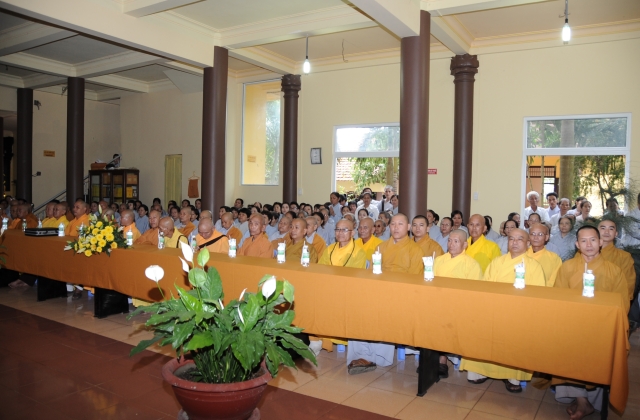 Pho tượng Đức Phật A Di Đà lộ thiên lớn nhất Việt Nam tại chùa Tòng Lâm Lô Sơn, Nha Trang