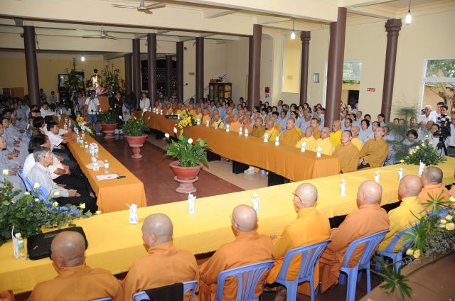 Pho tượng Đức Phật A Di Đà lộ thiên lớn nhất Việt Nam tại chùa Tòng Lâm Lô Sơn, Nha Trang