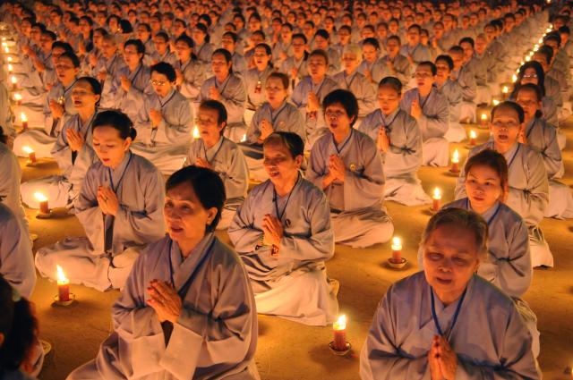 TP. HCM: Chùm ảnh lễ hội hoa đăng lớn nhất Việt Nam