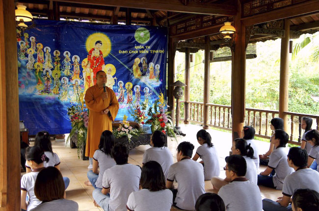 150 bạn trẻ dự khóa tu &#039;&#039;Dạo chơi miền Tịnh Độ&#039;&#039; tại nhà vườn Long Thuận