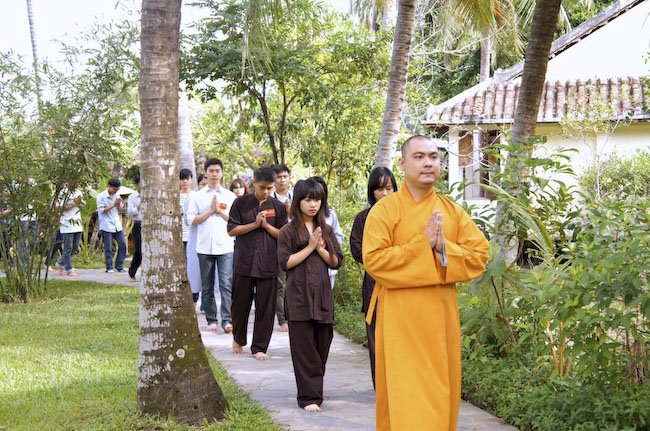 150 bạn trẻ dự khóa tu &#039;&#039;Dạo chơi miền Tịnh Độ&#039;&#039; tại nhà vườn Long Thuận
