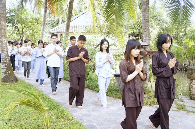 150 bạn trẻ dự khóa tu &#039;&#039;Dạo chơi miền Tịnh Độ&#039;&#039; tại nhà vườn Long Thuận