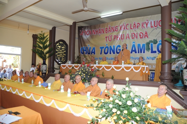 Pho tượng Đức Phật A Di Đà lộ thiên lớn nhất Việt Nam tại chùa Tòng Lâm Lô Sơn, Nha Trang