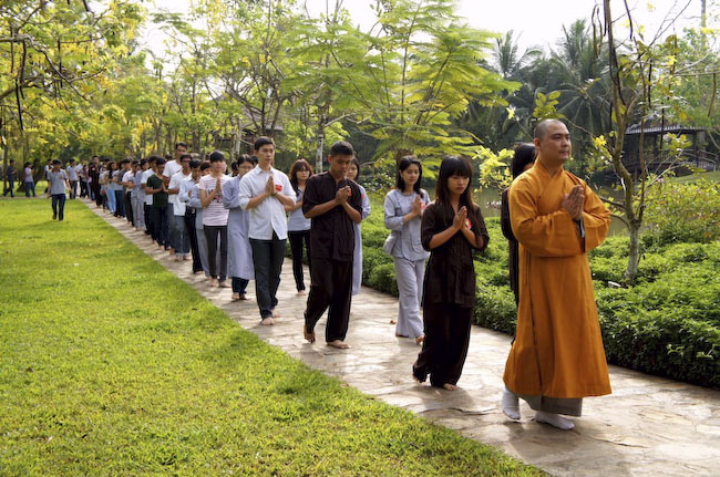 150 bạn trẻ dự khóa tu &#039;&#039;Dạo chơi miền Tịnh Độ&#039;&#039; tại nhà vườn Long Thuận