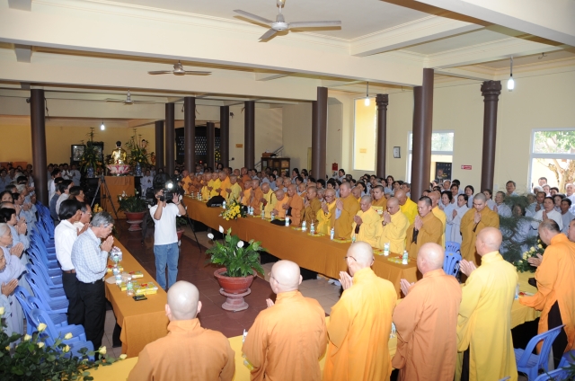 Pho tượng Đức Phật A Di Đà lộ thiên lớn nhất Việt Nam tại chùa Tòng Lâm Lô Sơn, Nha Trang