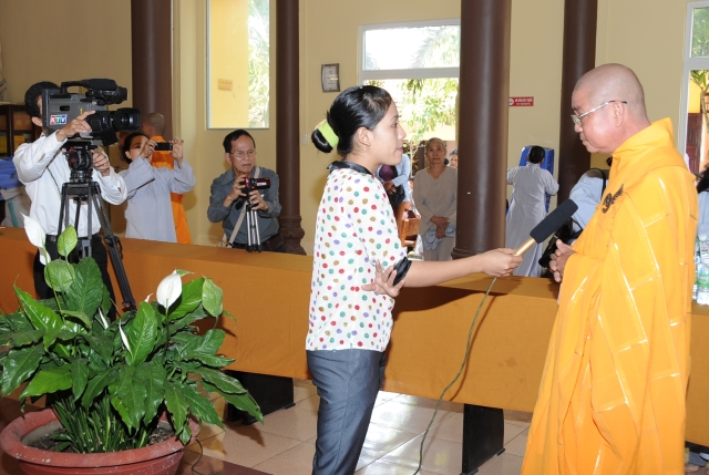 Pho tượng Đức Phật A Di Đà lộ thiên lớn nhất Việt Nam tại chùa Tòng Lâm Lô Sơn, Nha Trang