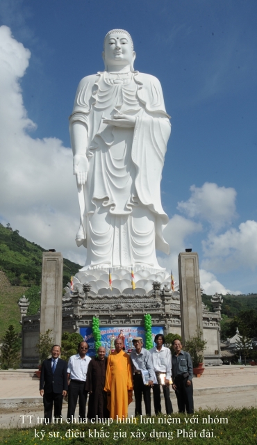 Pho tượng Đức Phật A Di Đà lộ thiên lớn nhất Việt Nam tại chùa Tòng Lâm Lô Sơn, Nha Trang