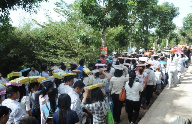 Hơn 17.000 Tăng, Ni và Phật tử dự Đại lễ Dâng y Kathina 2012 tại Thiền viện Phước Sơn, Đồng Nai