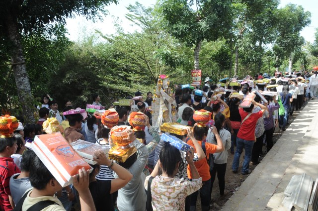 Hơn 17.000 Tăng, Ni và Phật tử dự Đại lễ Dâng y Kathina 2012 tại Thiền viện Phước Sơn, Đồng Nai