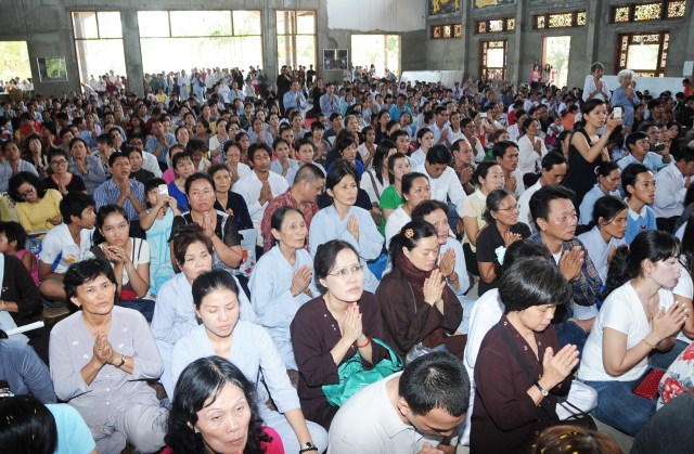 Hơn 17.000 Tăng, Ni và Phật tử dự Đại lễ Dâng y Kathina 2012 tại Thiền viện Phước Sơn, Đồng Nai