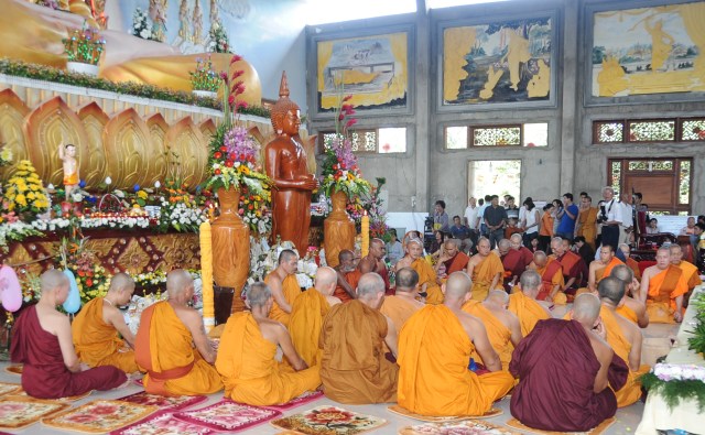 Hơn 17.000 Tăng, Ni và Phật tử dự Đại lễ Dâng y Kathina 2012 tại Thiền viện Phước Sơn, Đồng Nai