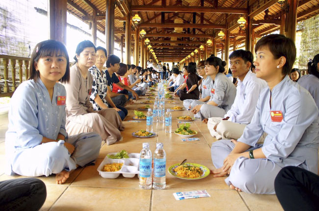 150 bạn trẻ dự khóa tu &#039;&#039;Dạo chơi miền Tịnh Độ&#039;&#039; tại nhà vườn Long Thuận