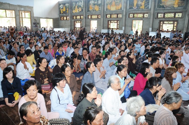 Hơn 17.000 Tăng, Ni và Phật tử dự Đại lễ Dâng y Kathina 2012 tại Thiền viện Phước Sơn, Đồng Nai