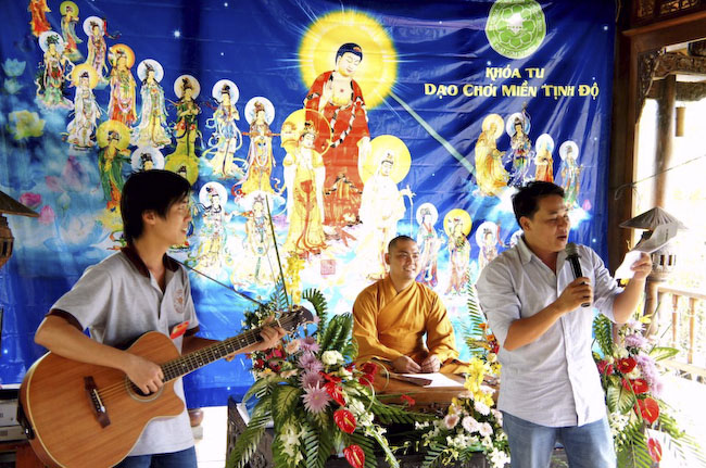 150 bạn trẻ dự khóa tu &#039;&#039;Dạo chơi miền Tịnh Độ&#039;&#039; tại nhà vườn Long Thuận