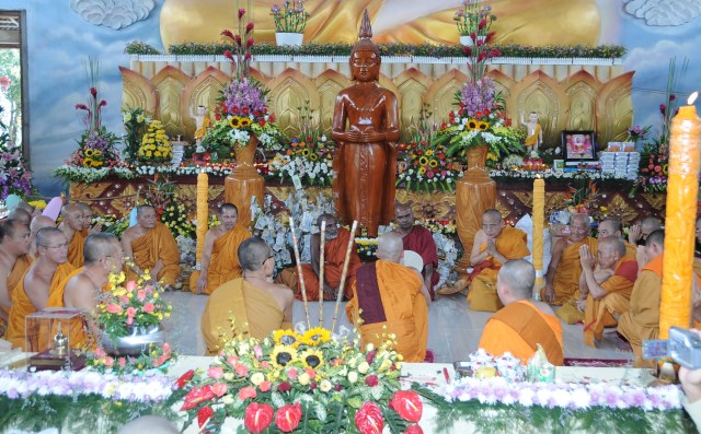 Hơn 17.000 Tăng, Ni và Phật tử dự Đại lễ Dâng y Kathina 2012 tại Thiền viện Phước Sơn, Đồng Nai