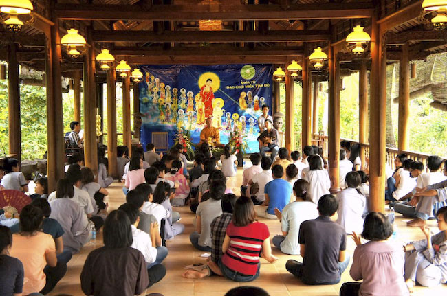 150 bạn trẻ dự khóa tu &#039;&#039;Dạo chơi miền Tịnh Độ&#039;&#039; tại nhà vườn Long Thuận