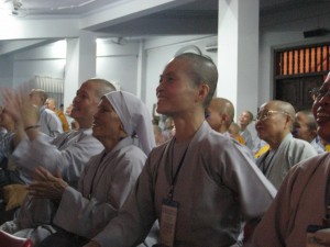 Đoàn Ni giới và Nữ Phật tử Việt Nam chính thức khởi hành tham dự Hội nghị Sakyadhita 13