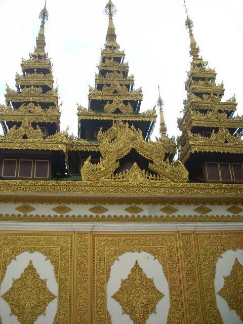 Miến Điện : Chùa Vàng thăng trầm cùng dân tộc