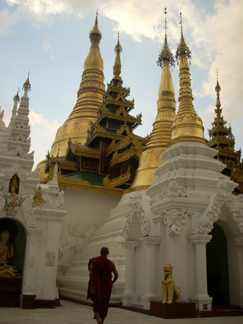 Miến Điện : Chùa Vàng thăng trầm cùng dân tộc