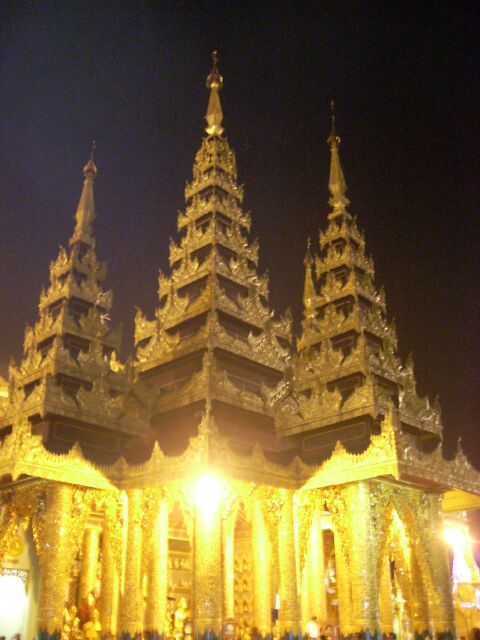 Miến Điện : Chùa Vàng thăng trầm cùng dân tộc