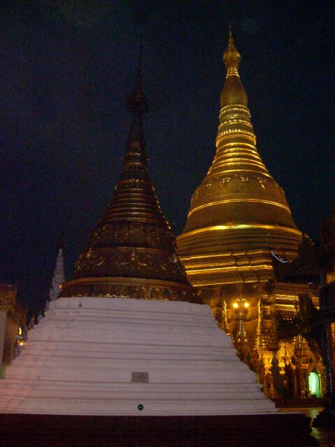 Miến Điện : Chùa Vàng thăng trầm cùng dân tộc