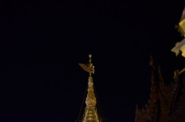 Miến Điện : Chùa Vàng thăng trầm cùng dân tộc