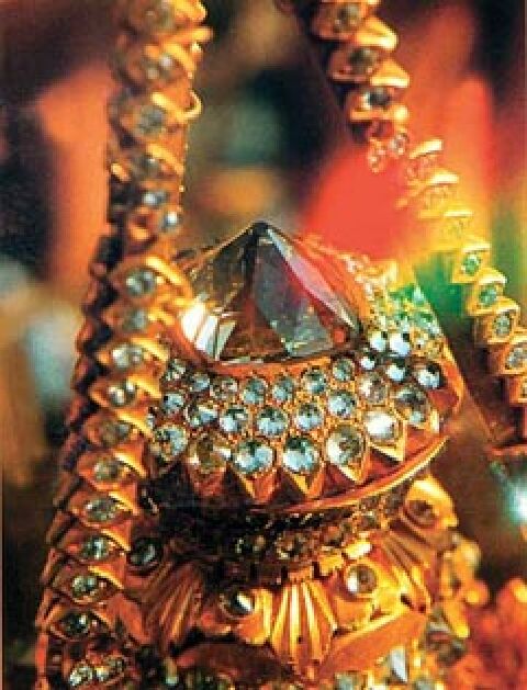 Miến Điện : Chùa Vàng thăng trầm cùng dân tộc