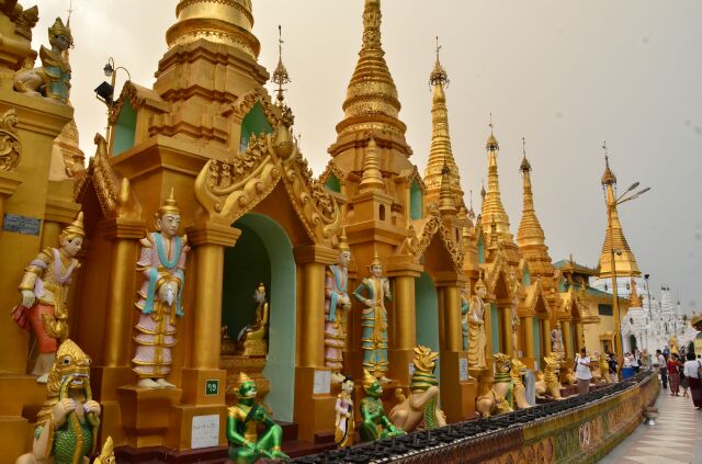 Miến Điện : Chùa Vàng thăng trầm cùng dân tộc