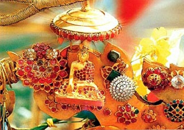 Miến Điện : Chùa Vàng thăng trầm cùng dân tộc