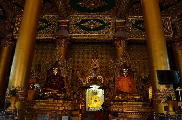 Miến Điện : Chùa Vàng thăng trầm cùng dân tộc