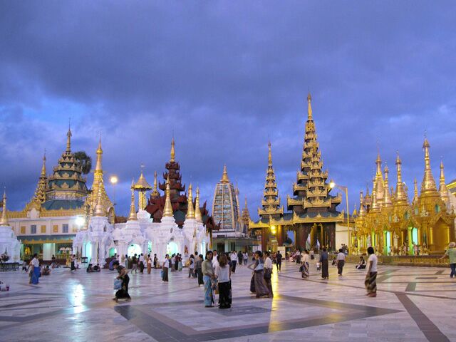 Miến Điện : Chùa Vàng thăng trầm cùng dân tộc