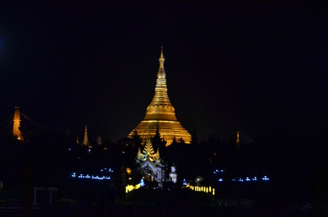 Miến Điện : Chùa Vàng thăng trầm cùng dân tộc