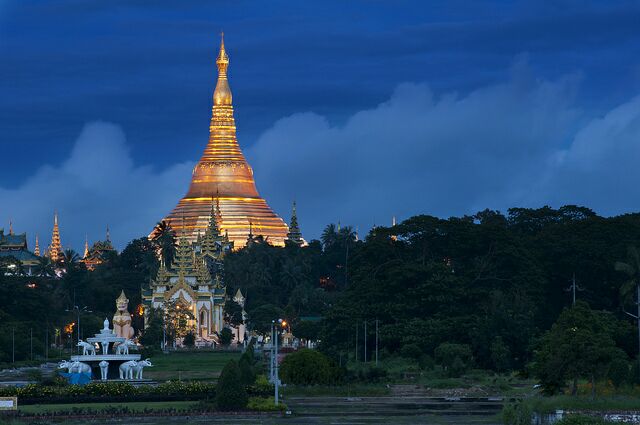 Miến Điện : Chùa Vàng thăng trầm cùng dân tộc