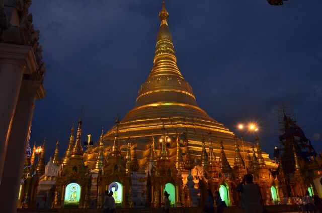 Miến Điện : Chùa Vàng thăng trầm cùng dân tộc
