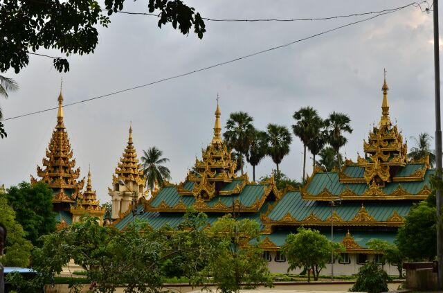 Miến Điện : Chùa Vàng thăng trầm cùng dân tộc