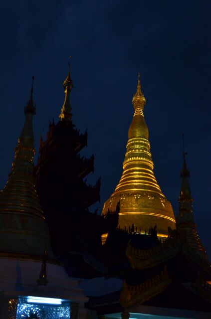 Miến Điện : Chùa Vàng thăng trầm cùng dân tộc