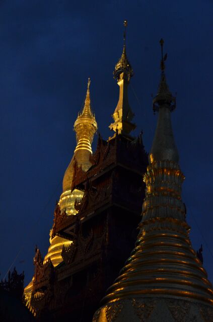 Miến Điện : Chùa Vàng thăng trầm cùng dân tộc