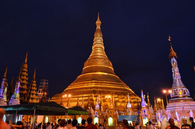 Miến Điện : Chùa Vàng thăng trầm cùng dân tộc