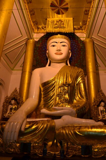 Miến Điện : Chùa Vàng thăng trầm cùng dân tộc