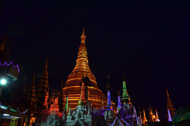 Miến Điện : Chùa Vàng thăng trầm cùng dân tộc