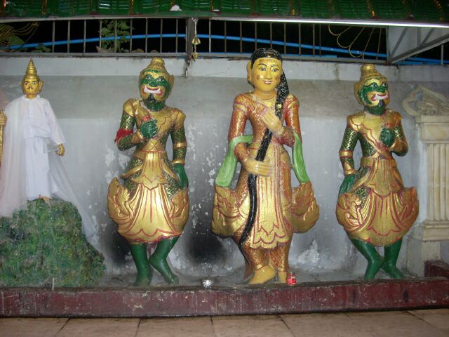 Miến Điện : Chùa Vàng thăng trầm cùng dân tộc