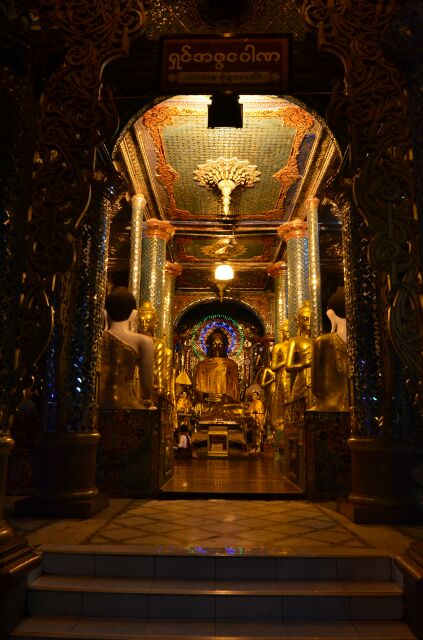 Miến Điện : Chùa Vàng thăng trầm cùng dân tộc