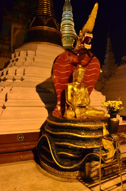 Miến Điện : Chùa Vàng thăng trầm cùng dân tộc