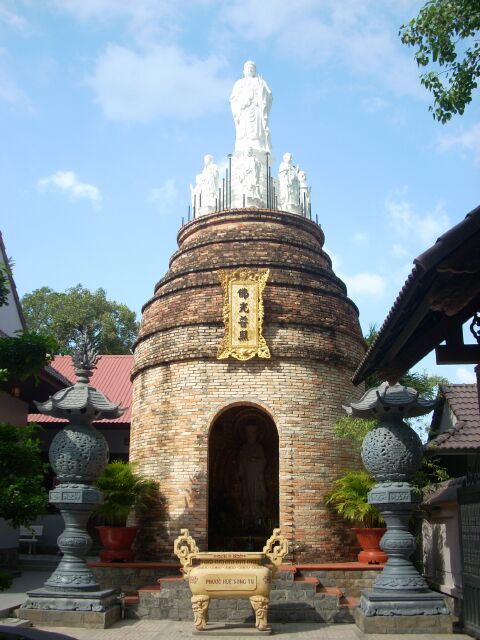 Chùa Lò Gạch &amp; thầy Thích Huệ Tâm