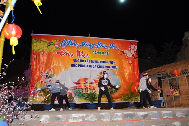 Trực tuyến đêm ca nhạc ủng hộ xây dựng khuôn viên Phật A-di-đà chùa Hoa Khai