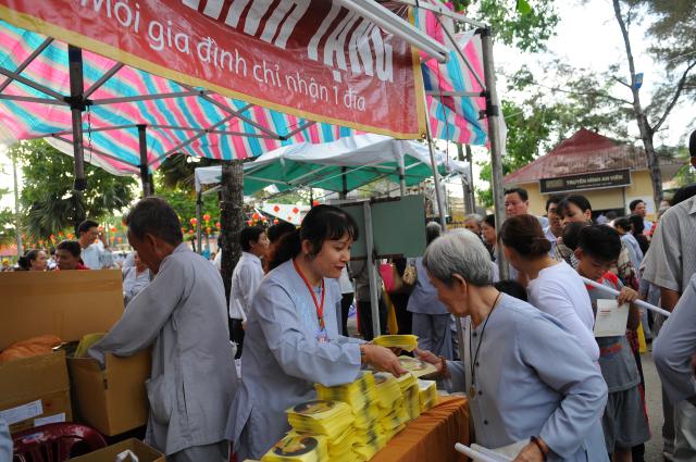 TP. HCM: Chùm ảnh lễ hội hoa đăng lớn nhất Việt Nam